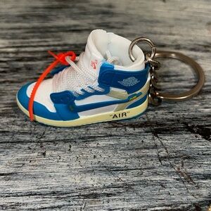 Nik off white shoe keychain